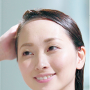 髪と頭皮を濡らし、頭皮の数か所に塗る
